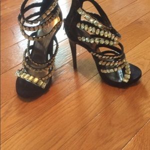 COPY - Gorgeous strappy Zigi soho heels